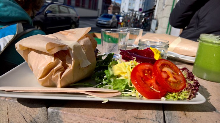 wp_20160516_17_22_20_rich_li